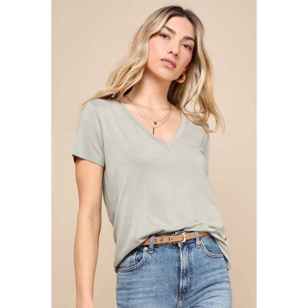 Lulus Sage Green V-neck Short Sleeve Tee